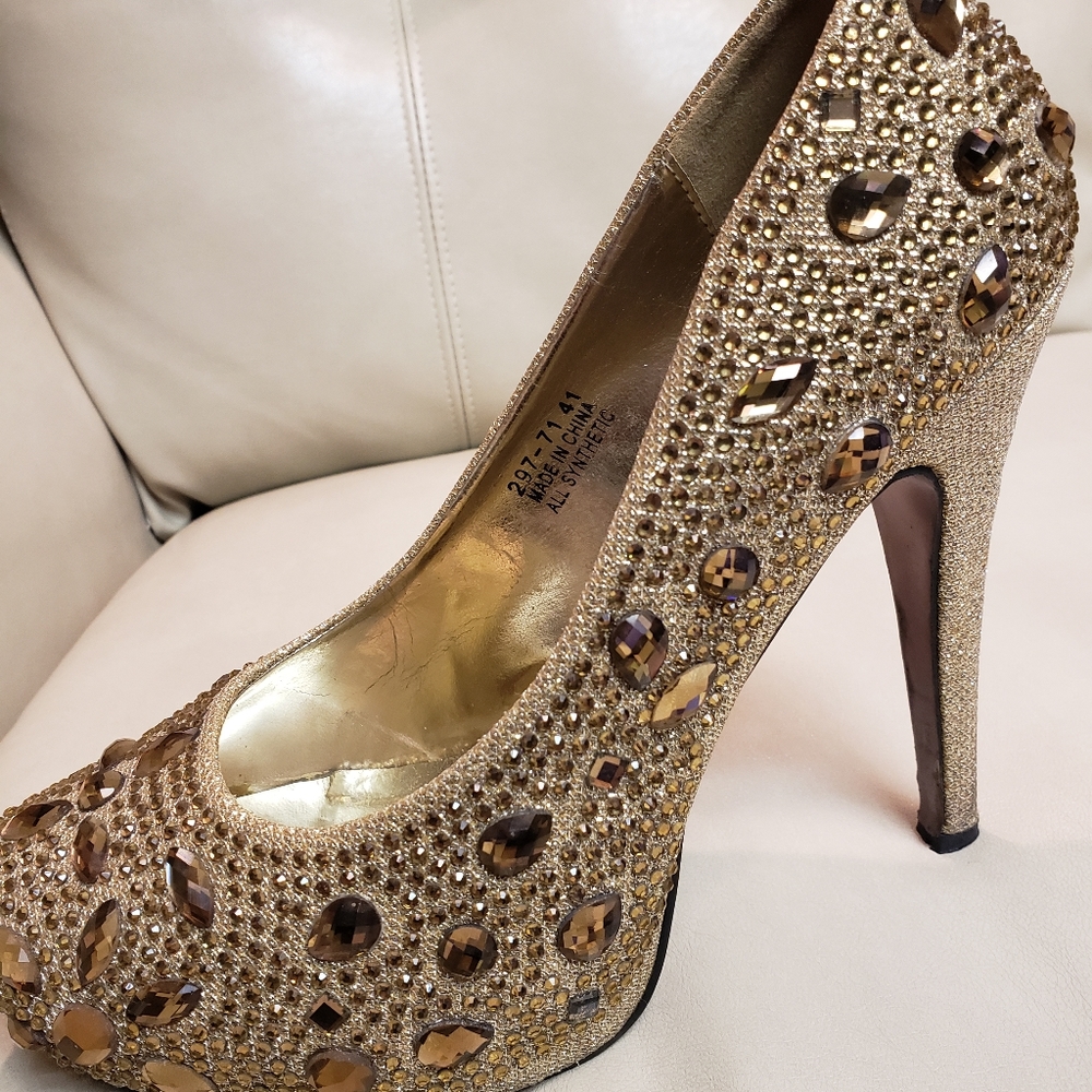 High heel gold shoes